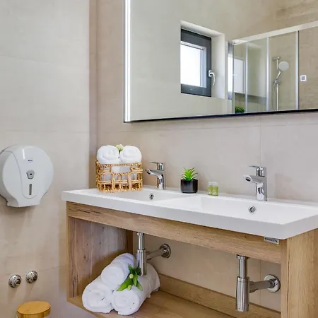 Σπίτι διακοπών Luxury Terra Maiorum By Interhome Povljana